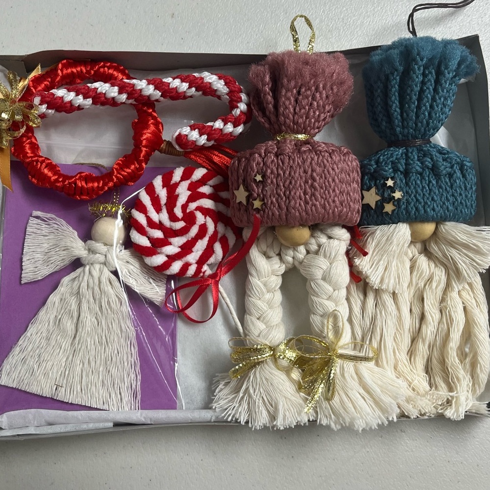 CHRISTMAS HANDMADE MACRAME ORNAMENT SET - Picture 14 of 17